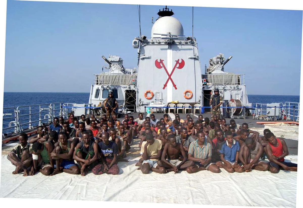 Piratas arrestados por la Marina india