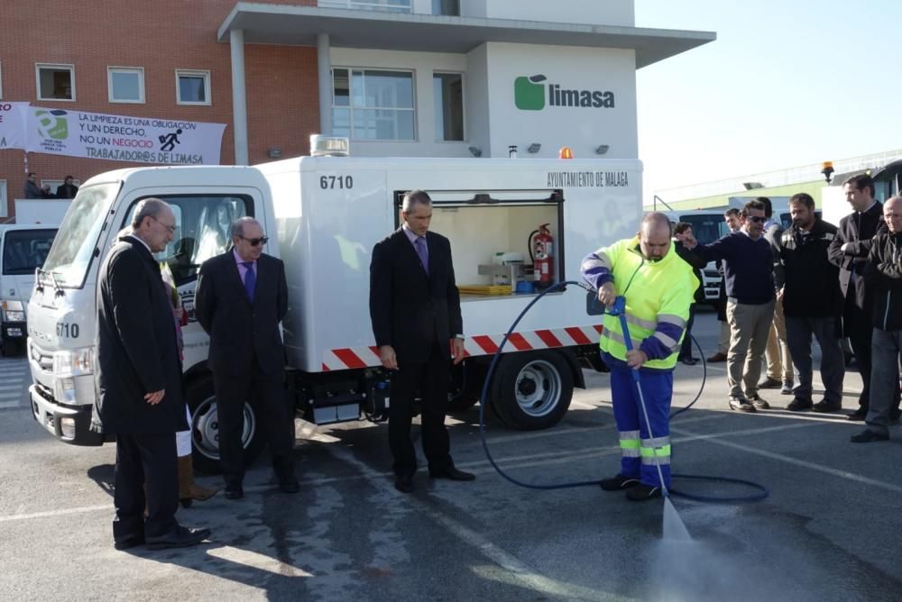 Nuevos vehículos que se incorporan al dispositivo de limpieza de Limasa en Málaga.