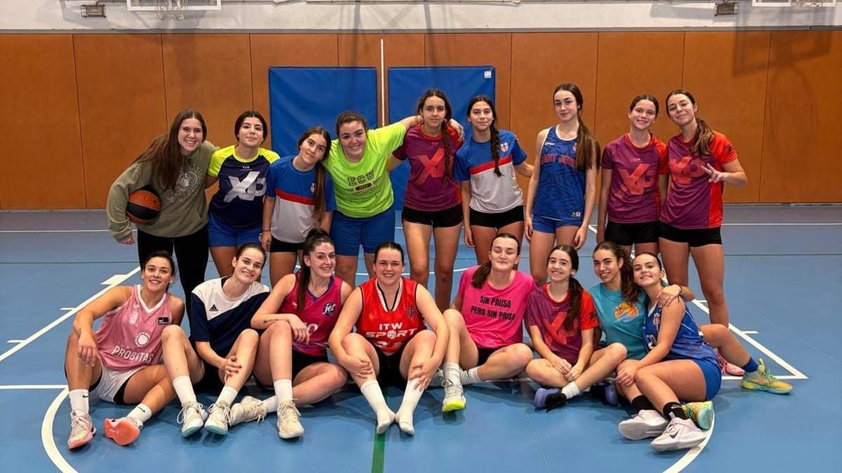 El CEB Sant Jordi gana los Premios Basket Girlz con un proyecto para frenar el abandono del baloncesto femenino