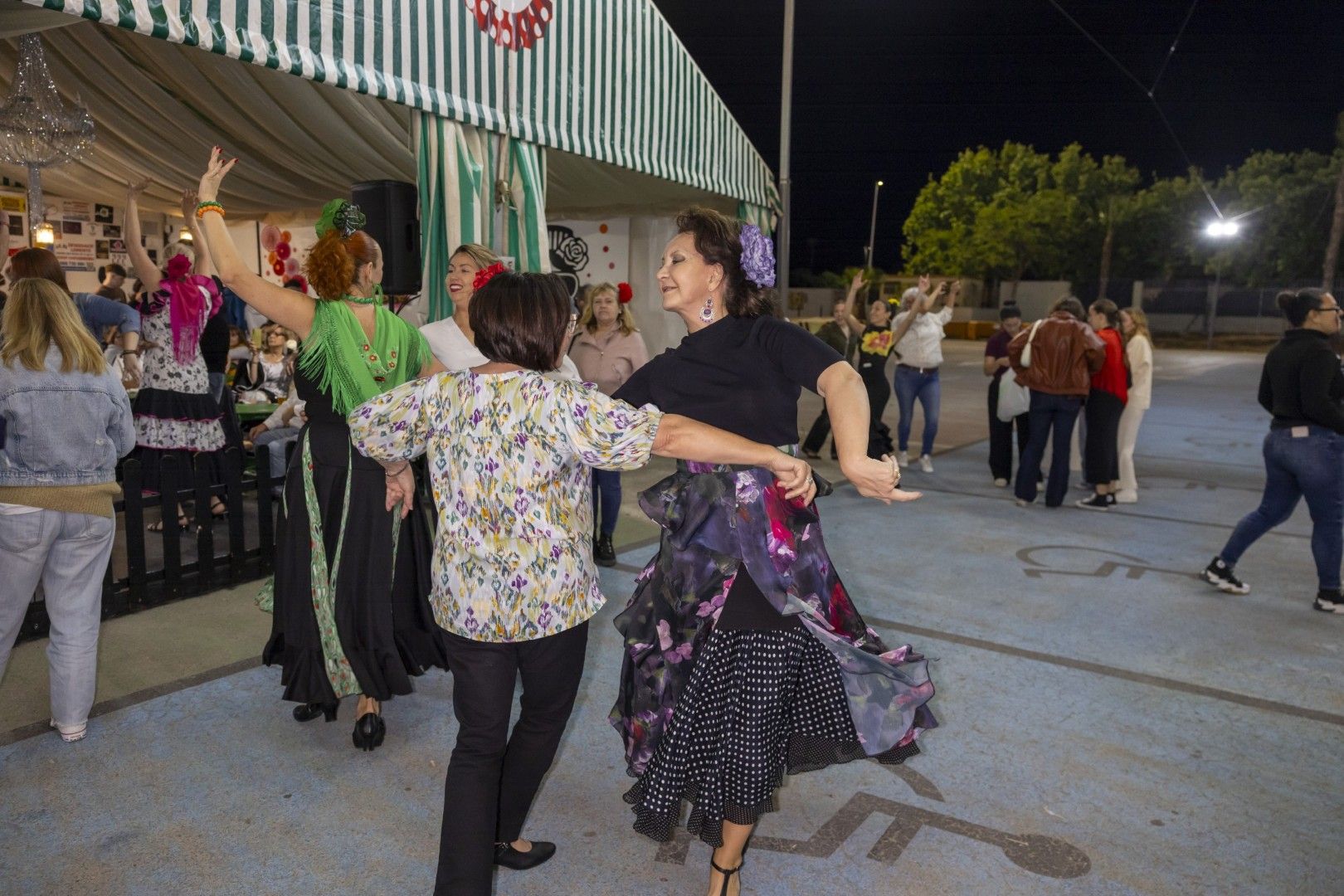 Por sevillanas en la Feria de Mayo de Torrevieja 2025