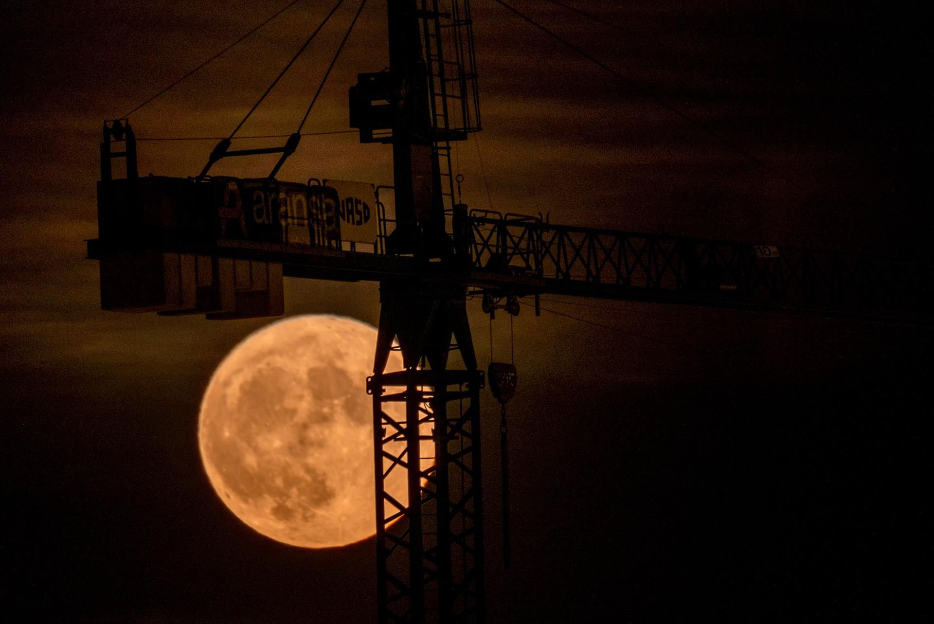 Las imágenes más espectaculares de la Superluna de Ciervo del 2022