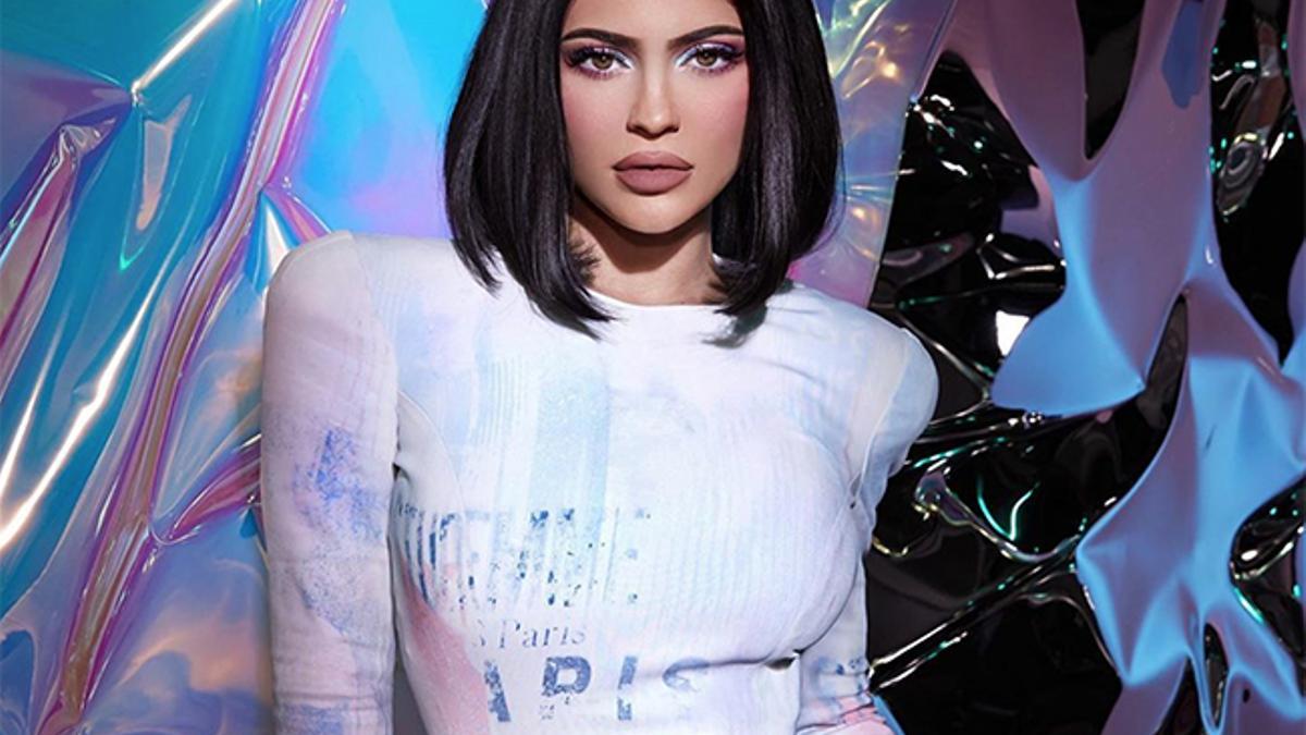 Kylie Jenner lanza colaboración con Balmain
