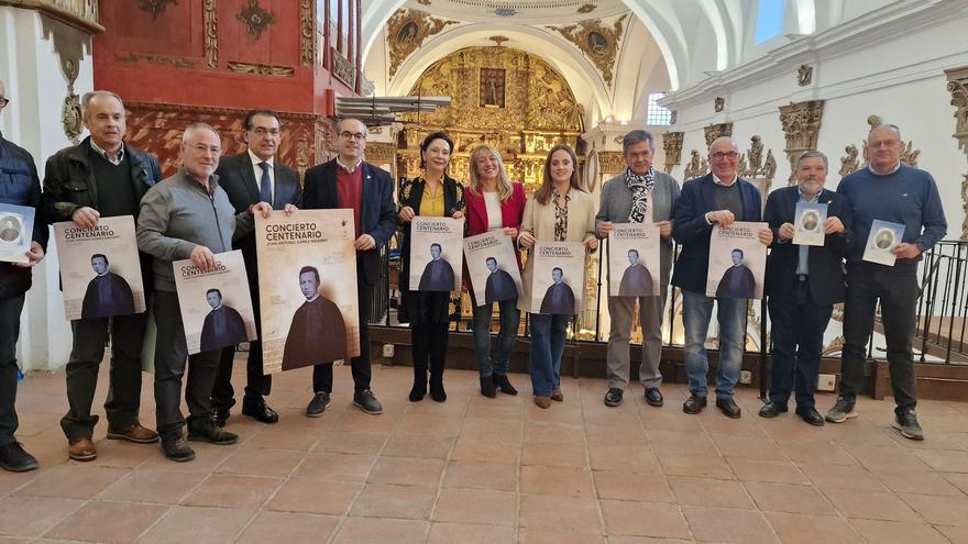 El Paso Azul de Lorca homenajea al compositor de la Salve a la Virgen de los Dolores