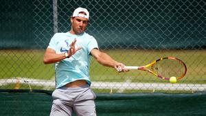 Rafa Nadal en un partido en Wimbledon 2022