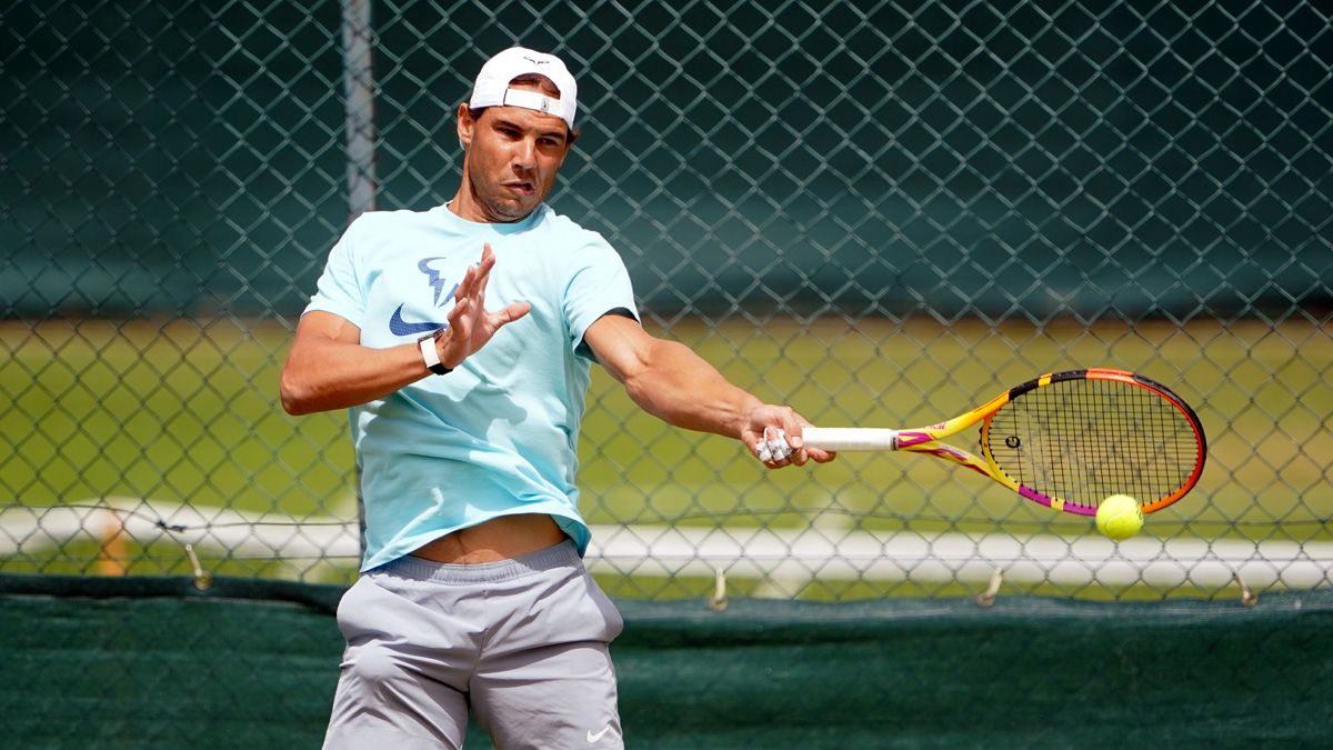 Rafa Nadal en un partido en Wimbledon 2022