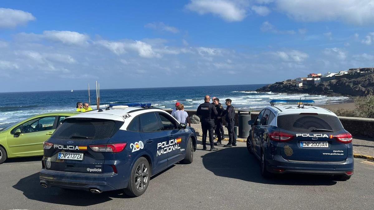 Agentes de la Policía Nacional en el lugar de los hechos
