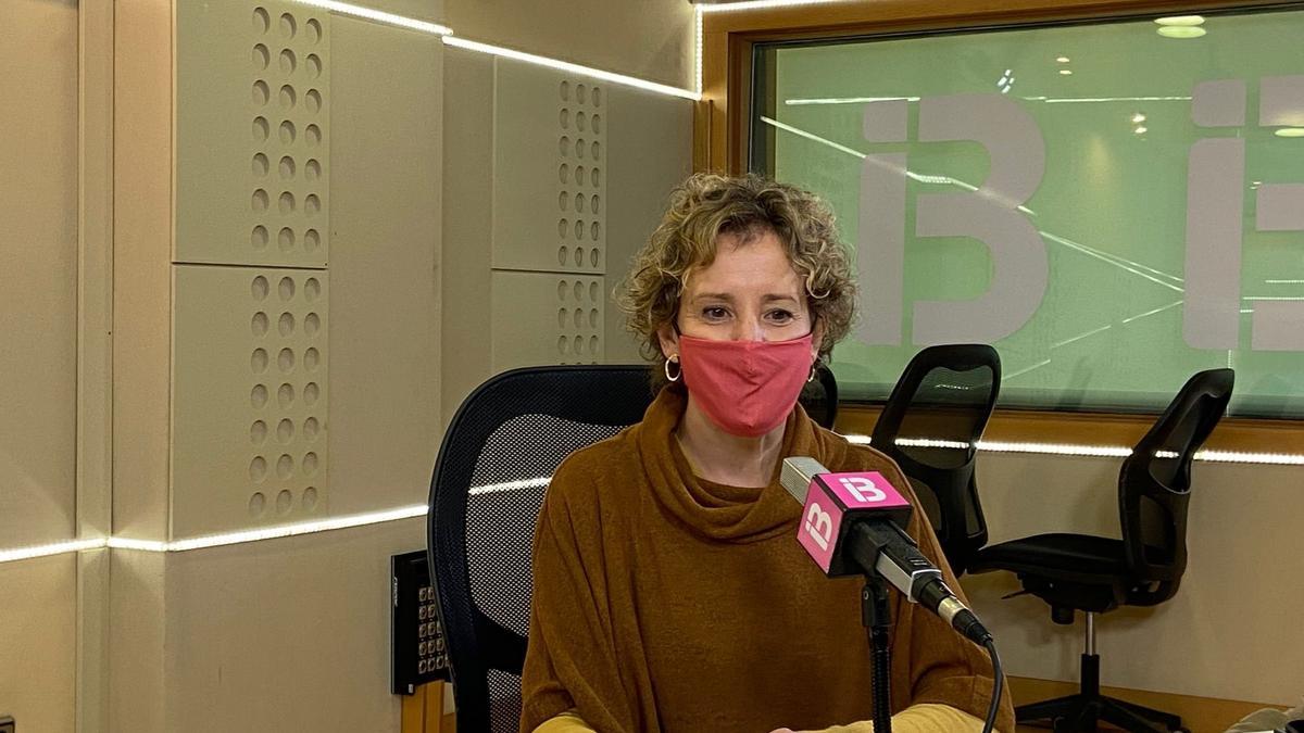 Aina Calvo, entrevistada hoy en IB3 Ràdio.