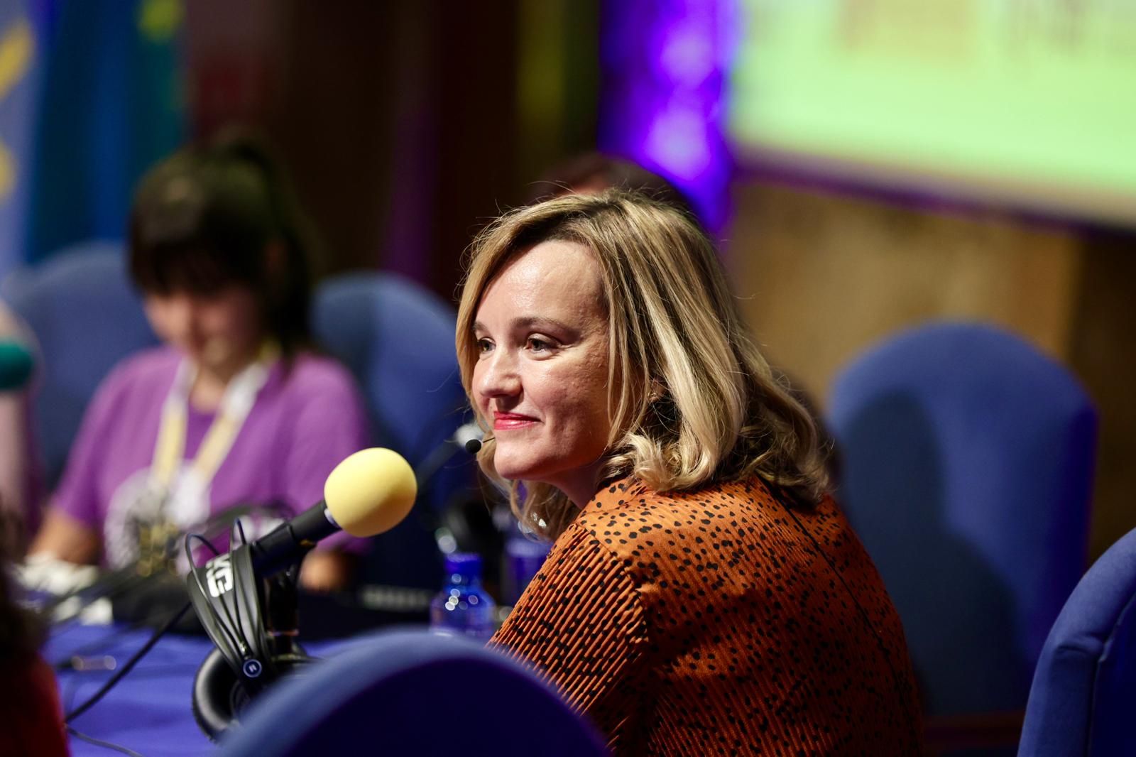 EN IMÁGENES: La ministra de Educación inaugura el Congreso Nacional de Radio Escolar en Oviedo