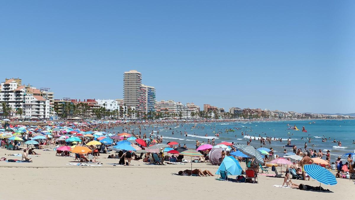Peñíscola es el destino de la provincia que cuenta con más bloques de viviendas destinados al alquiler de apartamentos.