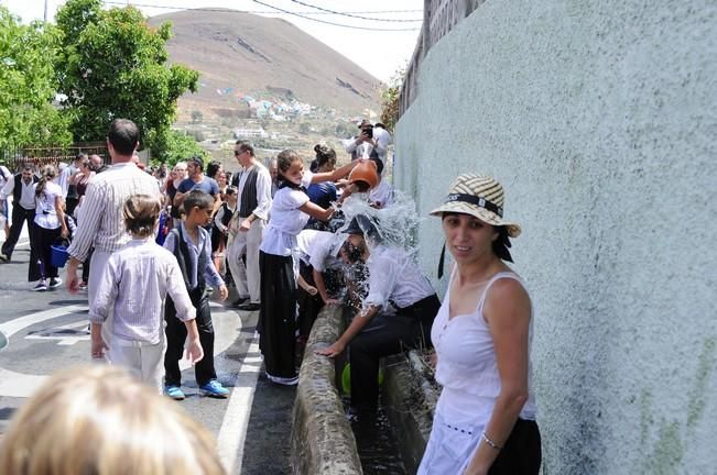 Traida Infantil del Agua de Lomo Magullo 2016