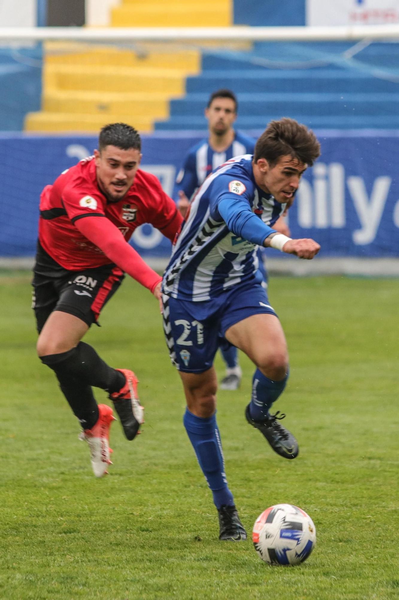 El Alcoyano se lleva los tres puntos ante La Nucía