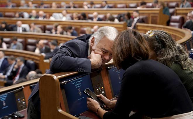 Las imágenes de la segunda jornada de la investidura de Sánchez en el Congreso