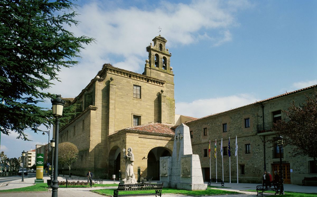 El Parador riojano que fue convento y albergue de peregrinos en el siglo XVI