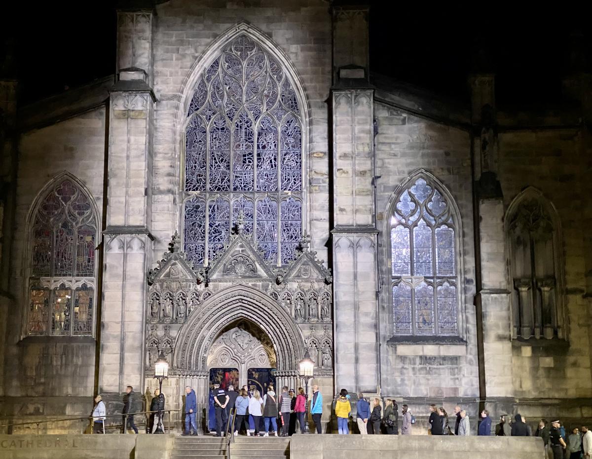 Entrada a la catedral de Saint Giles.