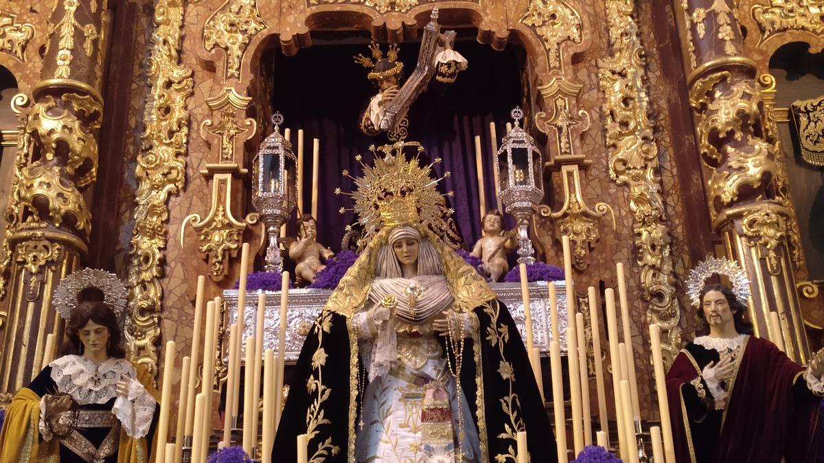 Nuestro Padre Jesús Nazareno y María Santísima de la Soledad (Viernes Santo por la mañana)