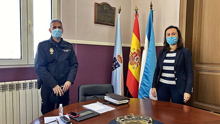 El comisario, Esteban Pinilla, se despide de Marín  | FDV