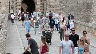 El Govern convoca una mesa con toda la sociedad civil para tomar "medidas valientes" sobre el turismo