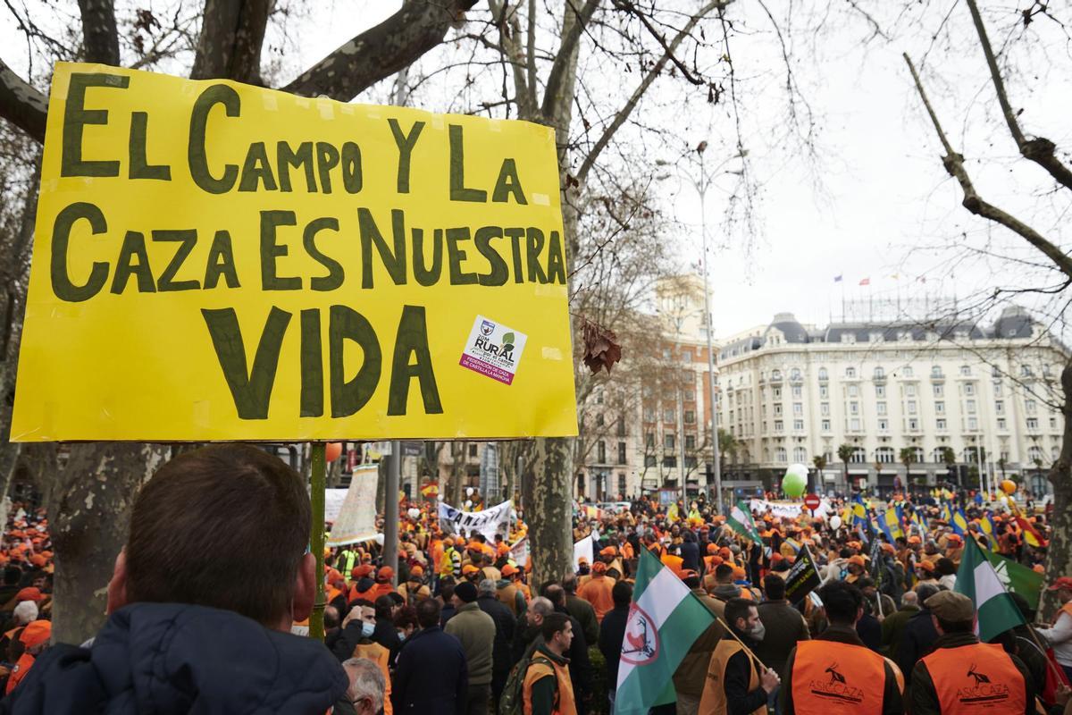 MADRID, 22/03/2022.- Manifestación por la defensa del campo español este domingo en Madrid. EFE/Luca Piergiovanni