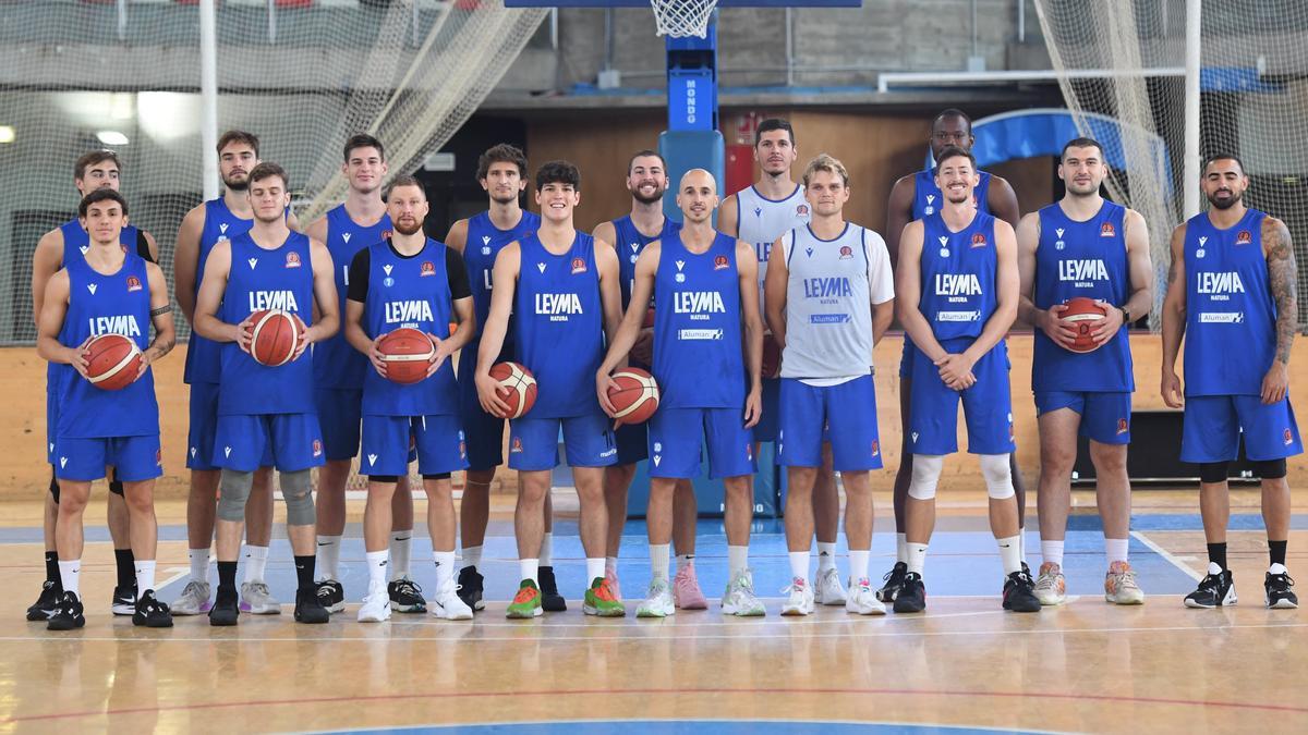 Primer entrenamiento del Leyma Básquet Coruña de la temporada en el Palacio de los Deportes de Riazor