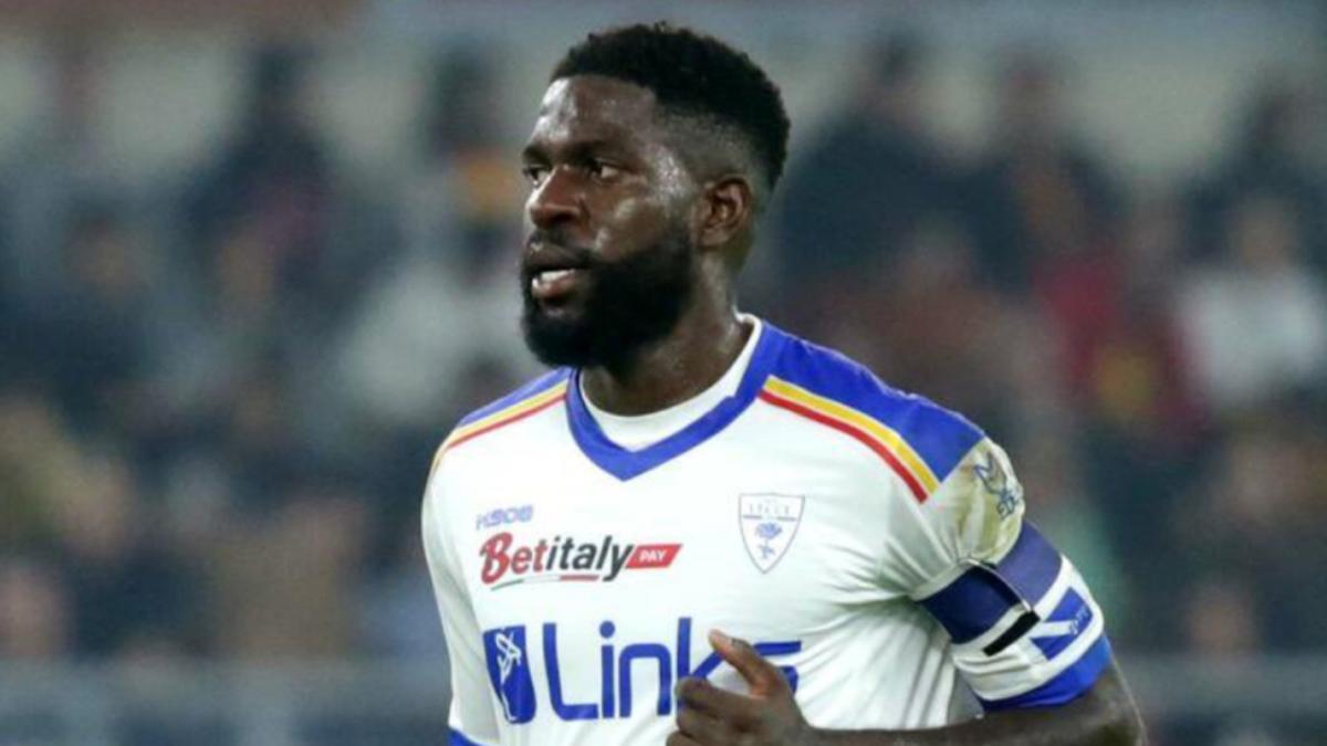 Umtiti con la camiseta del Lecce esta temporada.