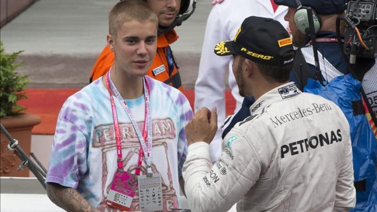 Justin Bieber y Lewis Hamilton, en el podio de Mónaco