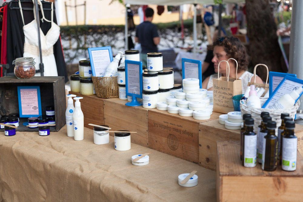 Estreno del horario nocturno del mercadilo de Sant Magí