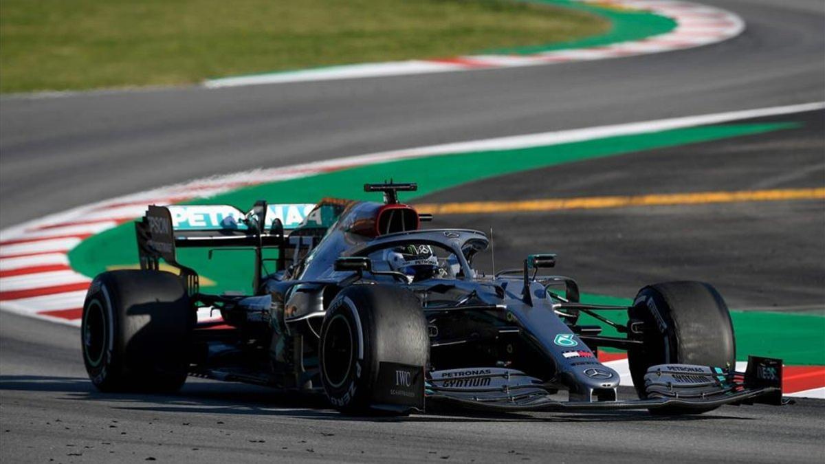 El Mercedes de Valtteri Bottas rodando en los test de pretemporada