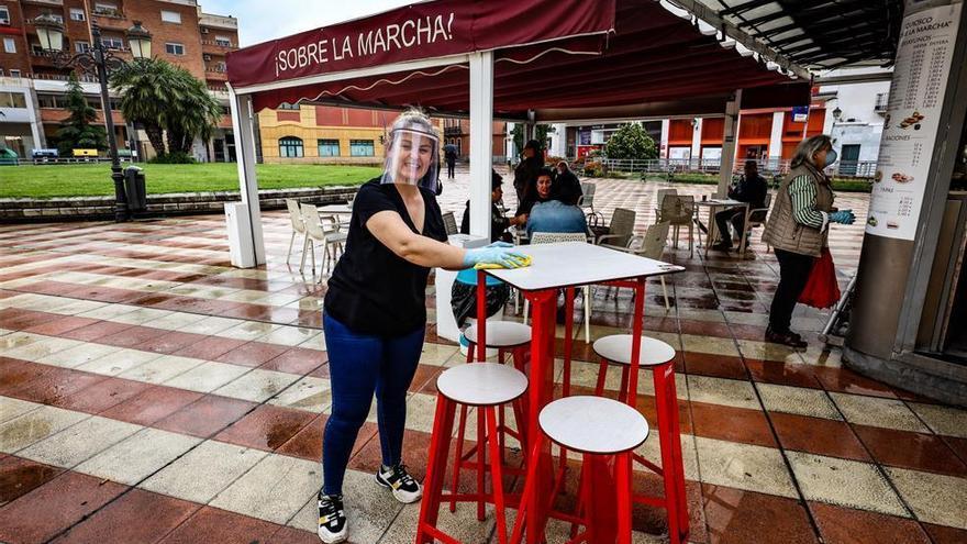 El Ayuntamiento de Badajoz se plantea ocupar aparcamientos y aumentar espacios peatonales para ampliar las terrazas