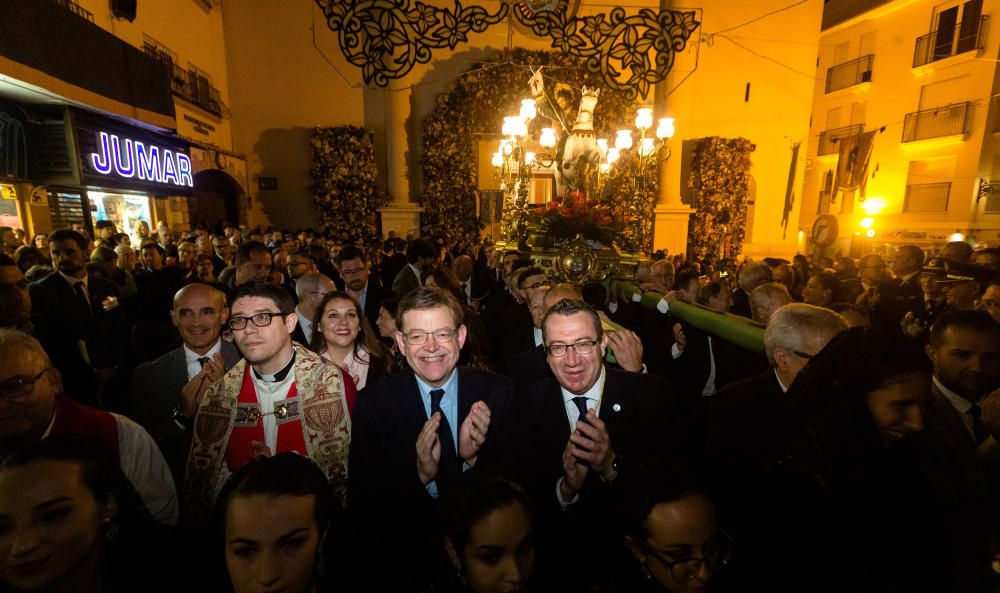 Las calles se llenan de gente en la procesión de San Jaime