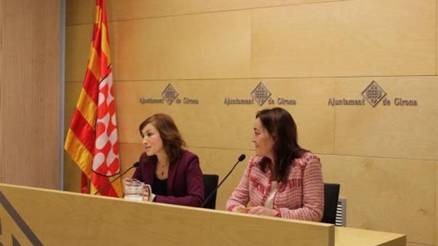 La regidora d&#039;Hisenda, Maria Àngels Planas, i la portaveu socialista, Sílvia Paneque.