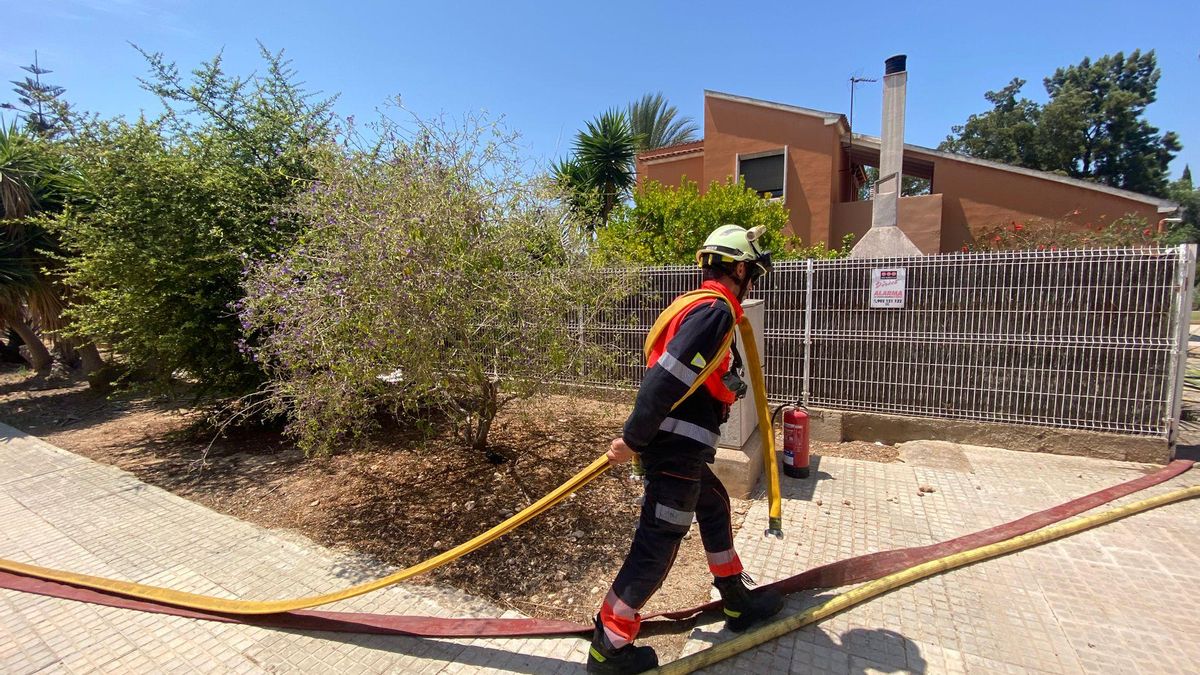 Un incendio forestal se declara en una zona urbana de Marratxí