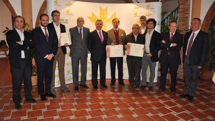 &#039;El Bellotero&#039; gana la Espiga de Oro de Caja Rural de Extremadura al mejor jamón DOP