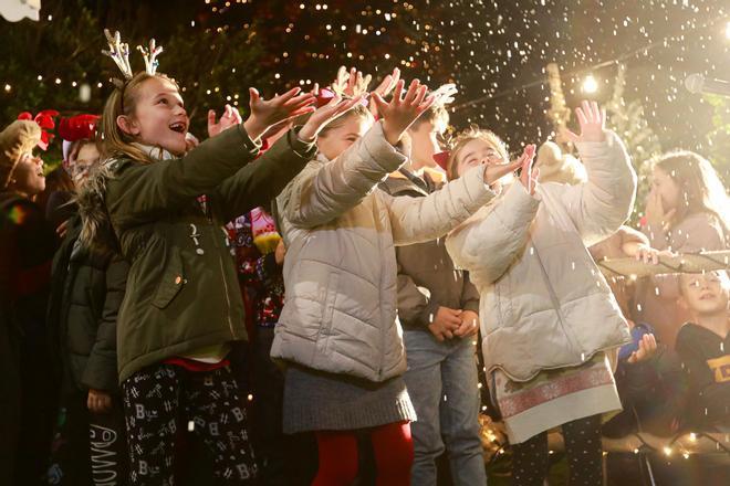 Las mejores imágenes del encendido del alumbrado navideño en Sant Antoni, Ibiza y Santa Eulària