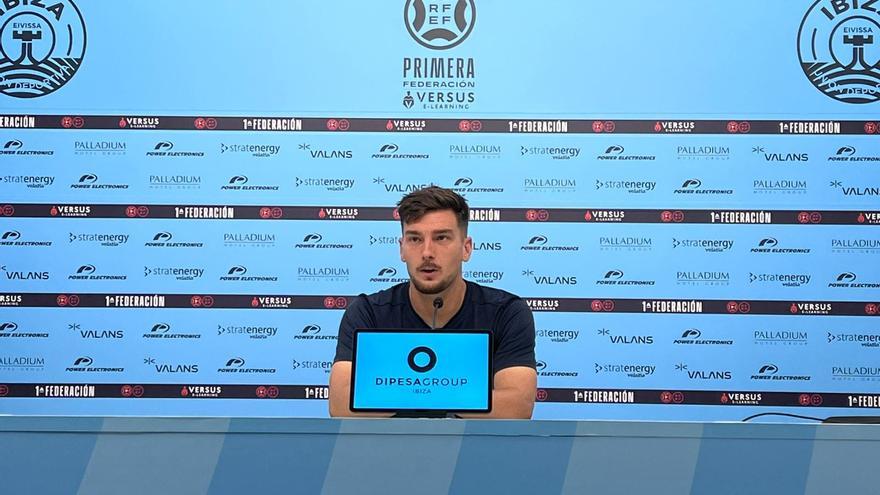 Ramón Juan, portero de la UD Ibiza: &quot;La afición va a hacer el primer gol, y juntos lo vamos a conseguir&quot;