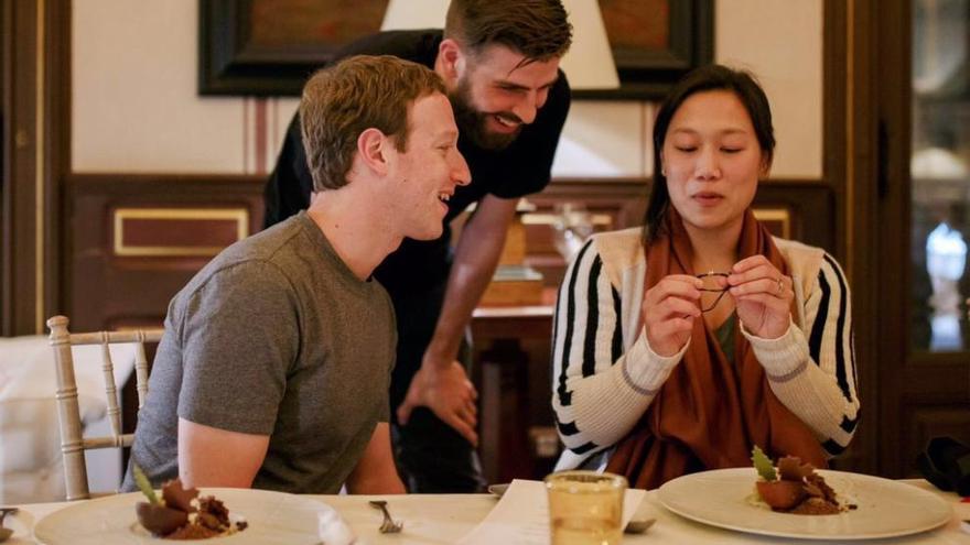Piqué sopa amb Mark Zuckerberg i la seva dona