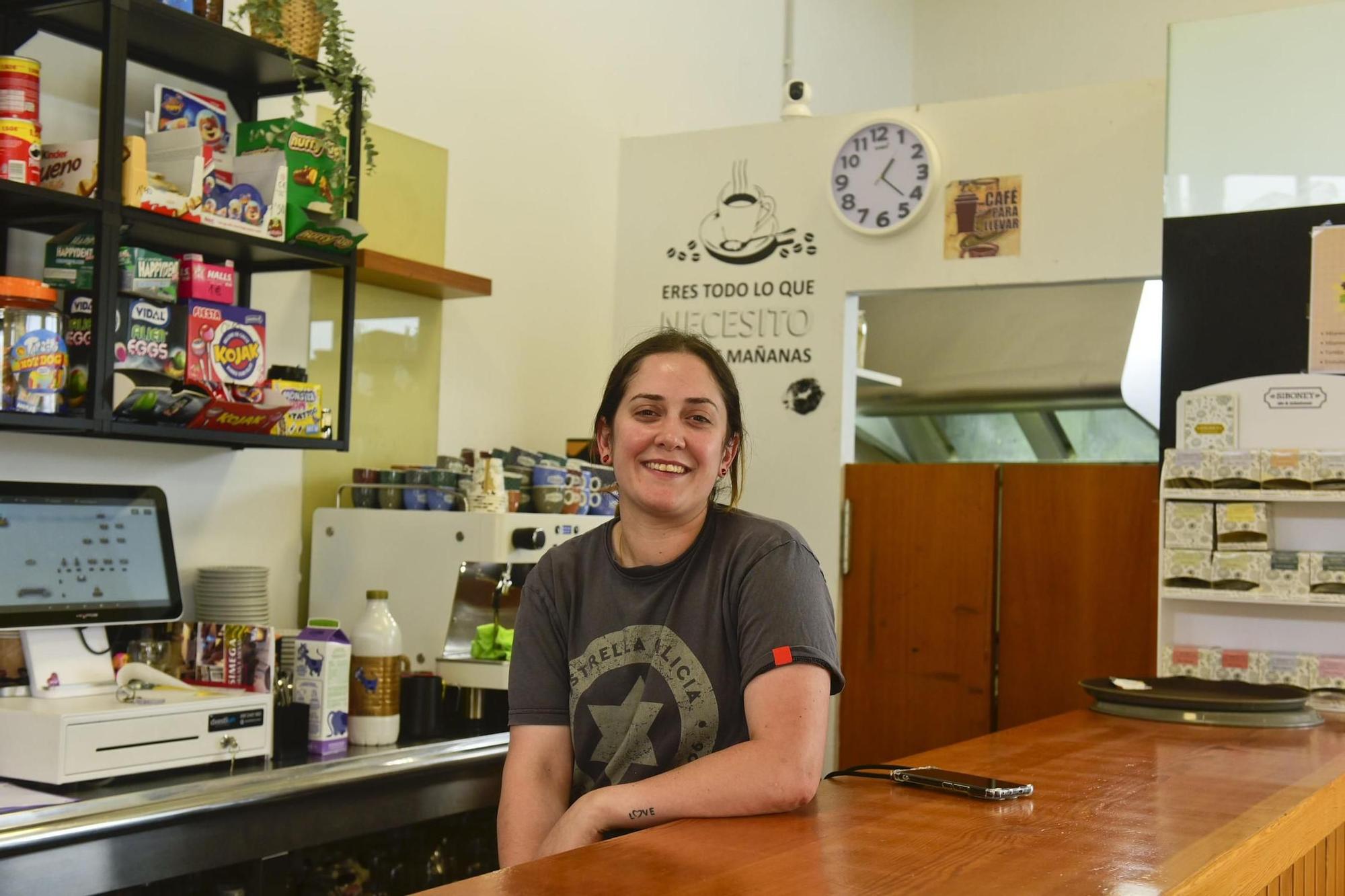 Vicky Cañellas, dueña de O Bar da Estación de Cerceda.