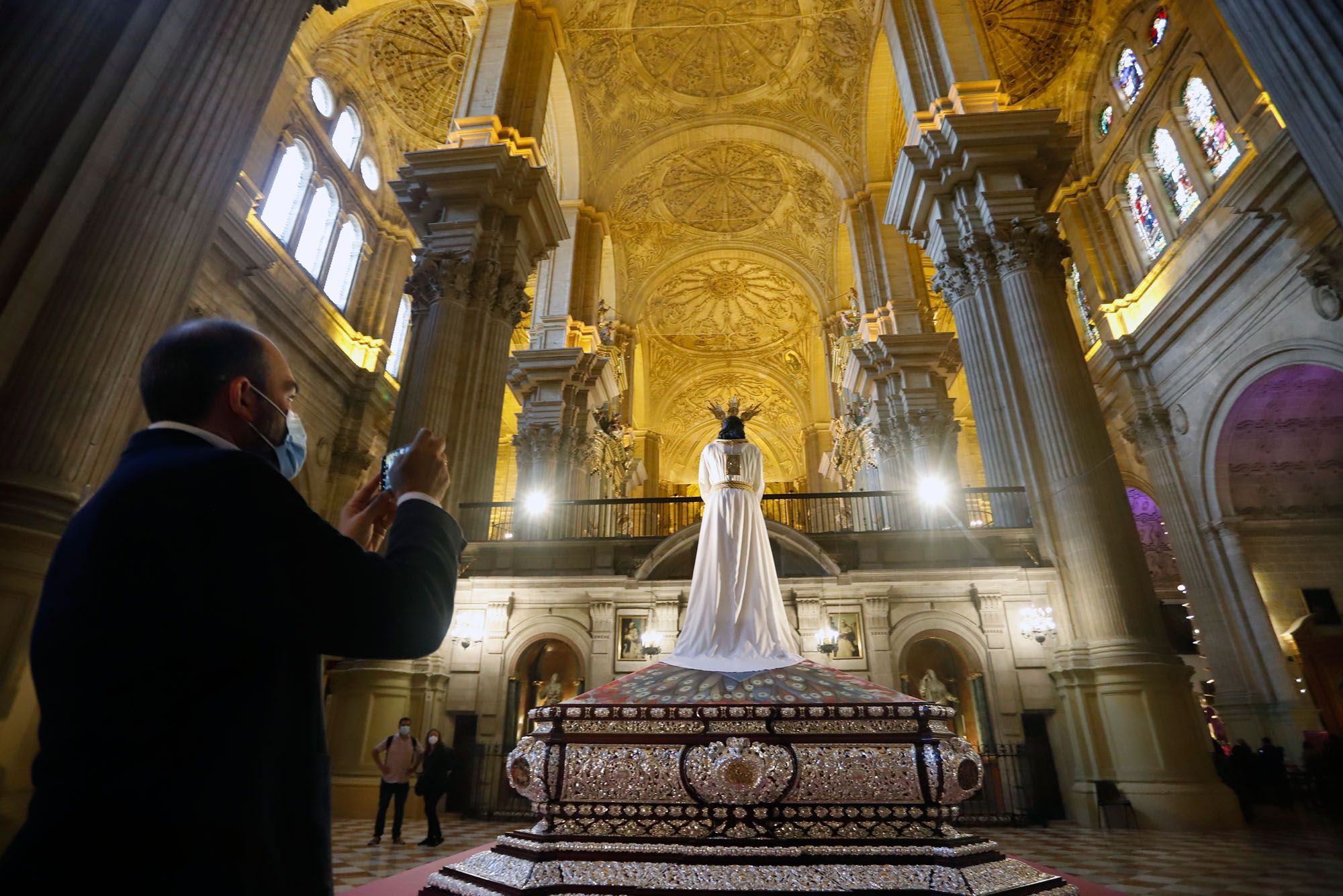 Las imágenes de la exposición 'El Verbo Encarnado' en la Catedral de Málaga