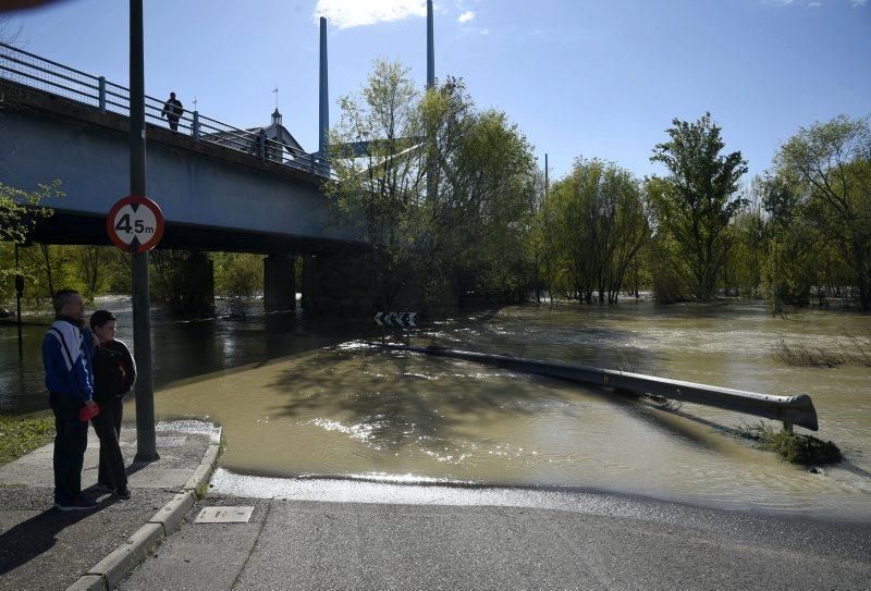 La crecida del Ebro se acerca a Zaragoza