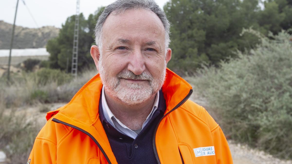 Agustín Plaza, jefe del departamento de Geología y Producción de Aguas de Alicante.