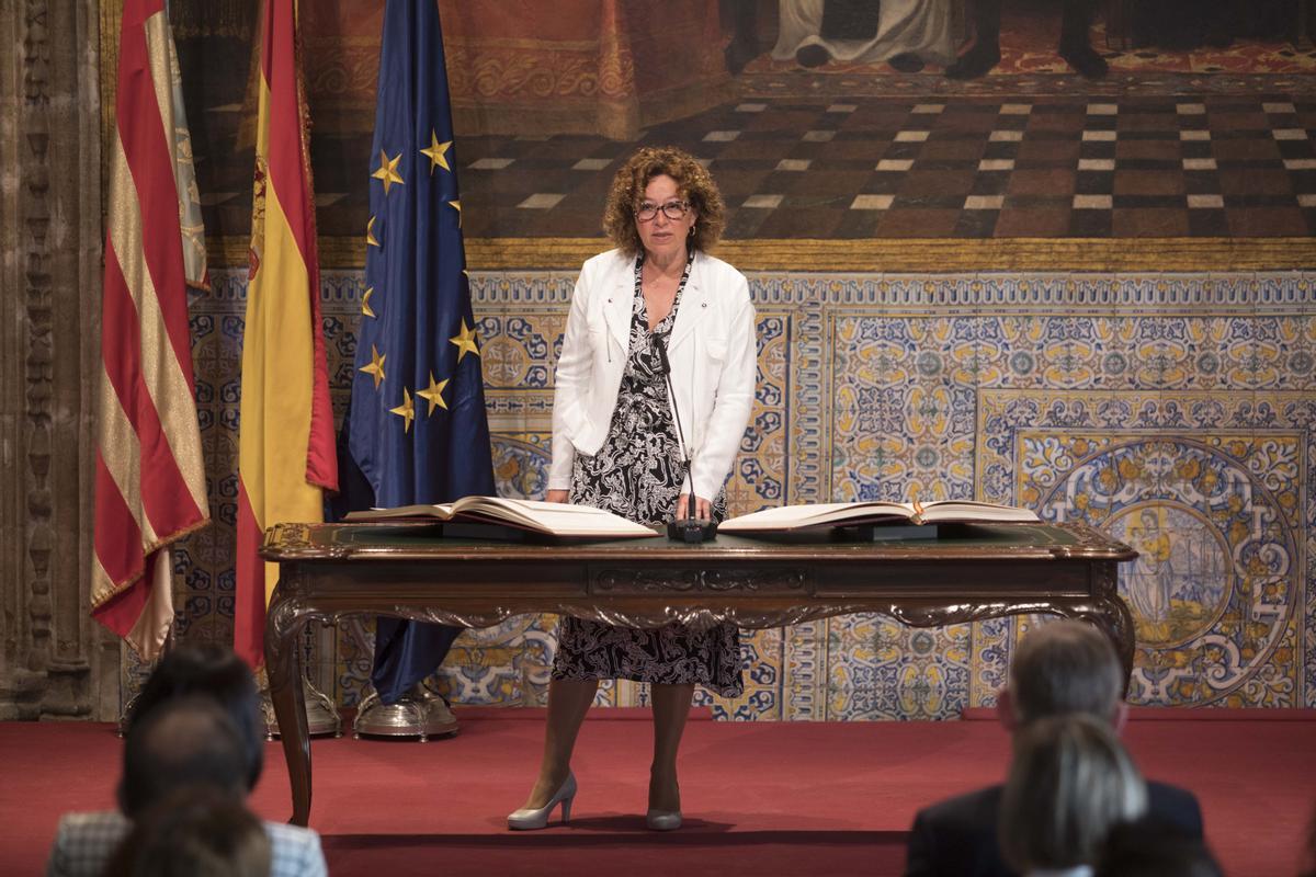 Valencia. Jura de los nuevos consellers. Arcadi España, Hacienda; Raquel Tamarit, Edscación; Rebeca Torró, Miguel MInguez, Sanidad; Josefina Bueno, Innovación, Ciencia y Universidades