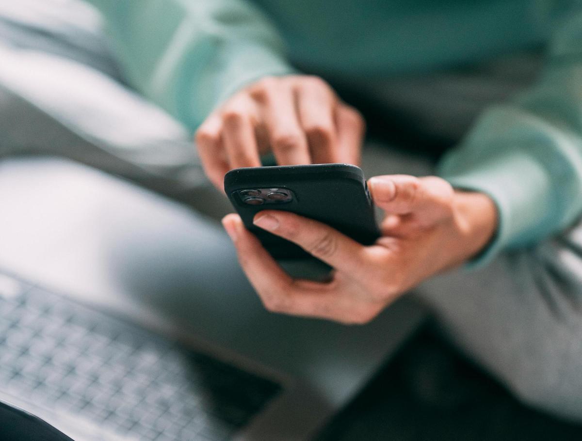 Encuesta vía redes sociales.