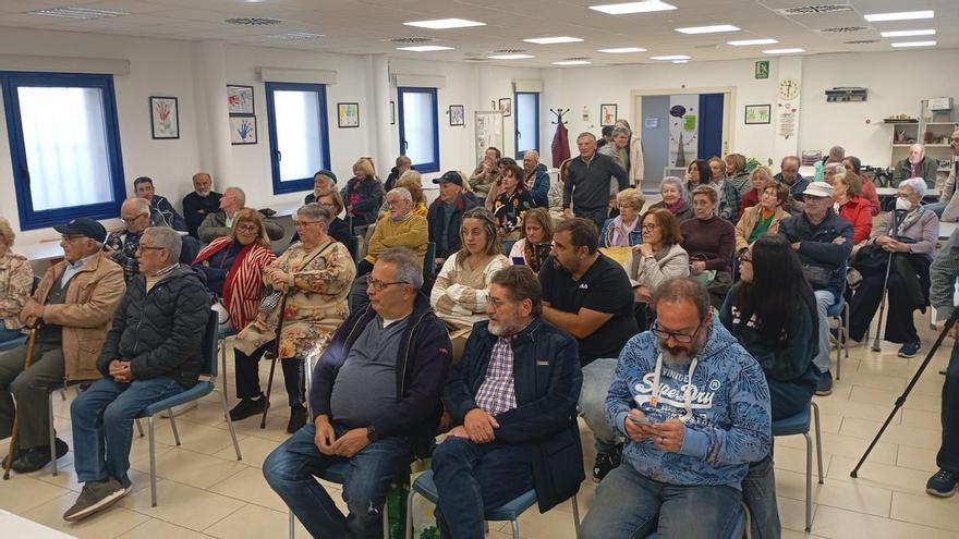 Llaranes y El Pozón se movilizan contra el cierre de oficinas bancarias en Avilés con una concentración en el centro de la ciudad