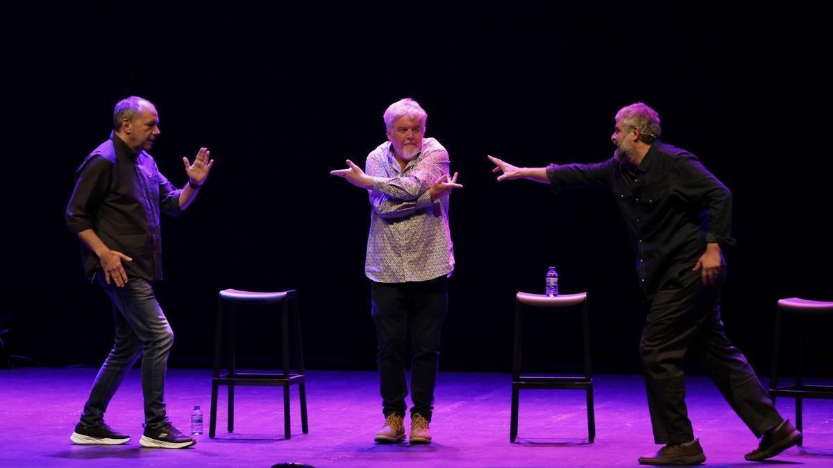 Debate en Gijón con Javier Coronas, Pepe Colubi y Raúl Cimas (en imágenes)