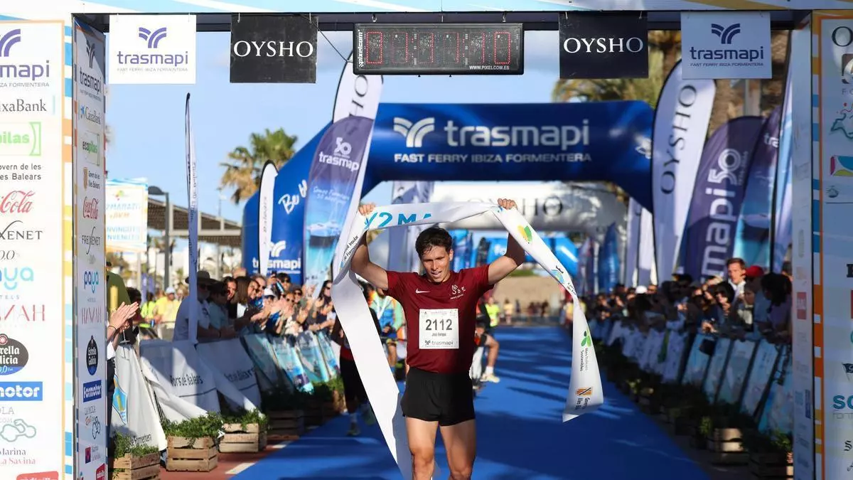 Los novatos toman al asalto el podio de la Savina en la Mitja Marató de Formentera