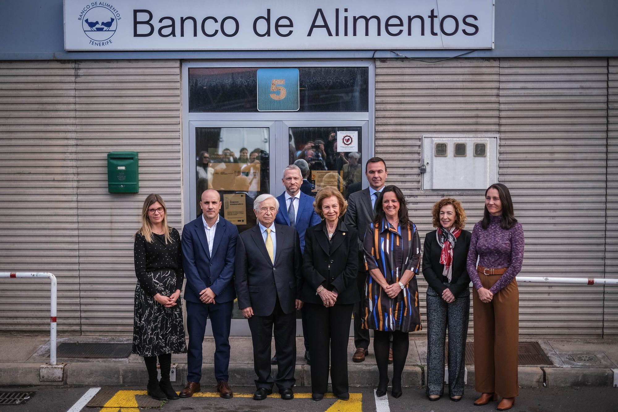 La Reina Emérita Doña Sofía los Bancos de Alimentos de Santa Cruz de Tenerife y La Palma