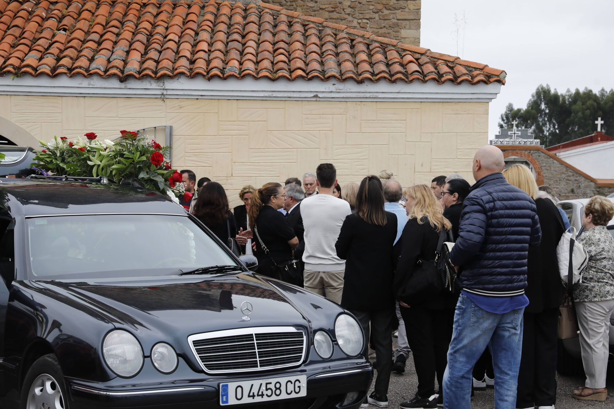 EN IMÁGENES: Funeral en Gozón por Pablo González Artime, uno de los fallecidos en el accidente de la nave ganadera de Coaña