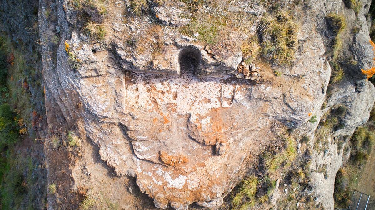 Vista desde el aire de la posible mezquita en Castillejos de Quintana.