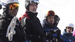 El rey Felipe vuelve al Pirineo aragonés para esquiar en Formigal
