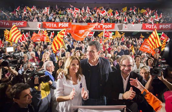 Campa�a electoral con Susana Sumelzo y Pedro S�nchez..jpg