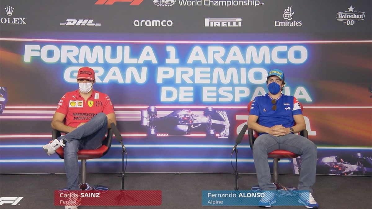 Sainz y Alonso, durante la rueda de prensa en el Circuit de Barcelona